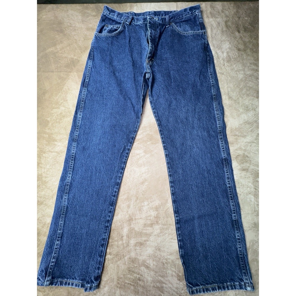 Wrangler Men's Medium Wash Blue Denim Jeans *35x31